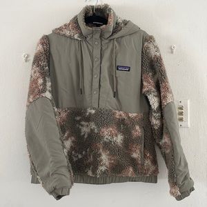 Patagonia Shelled Retro-X Fleece Pullover women’s size S